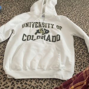 Boulder college sweatshirt with small cut